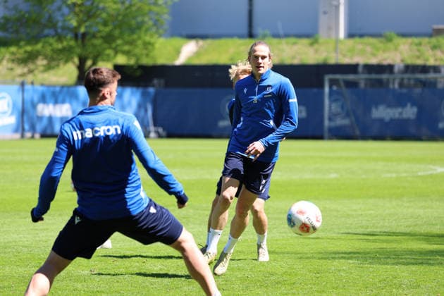 23.04.2026, xrekx, Fussball 2.Bundesliga, Karlsruher SC - Training v.l. David Herold (Karlsruher SC) (DFL DFB REGULATIONS PROHIBIT ANY USE OF PHOTOGRAPHS as IMAGE SEQUENCES and or QUASI-VIDEO) Karlsruhe