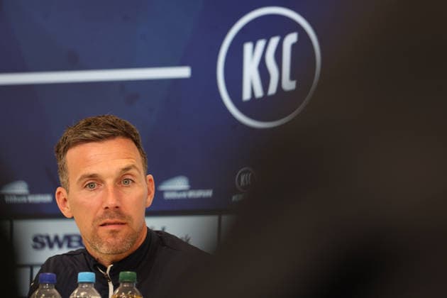 23.04.2026, xrekx, Fussball 2.Bundesliga, Karlsruher SC - Pressekonferenz v.l. Christian Eichner Trainer (Karlsruher SC) (DFL DFB REGULATIONS PROHIBIT ANY USE OF PHOTOGRAPHS as IMAGE SEQUENCES and or QUASI-VIDEO) Karlsruhe