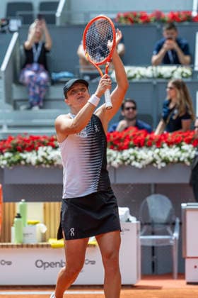 Mutua Madrid Open - Day Four MADRID, SPAIN - APRIL 23: Iga Swiatek of Poland celebrates the victory against Daria Snigur of Ukraine in the Women s Singles Round of 64 match during the Mutua Madrid Open 2026 tournament celebrated at La Caja Magica on April 22, 2026 in Madrid, Spain. Madrid La Caja Magica Madrid Spain Copyright: xAlbertoxGardinx AGardin_20260423_Tennis_Madrid_Day4_0035