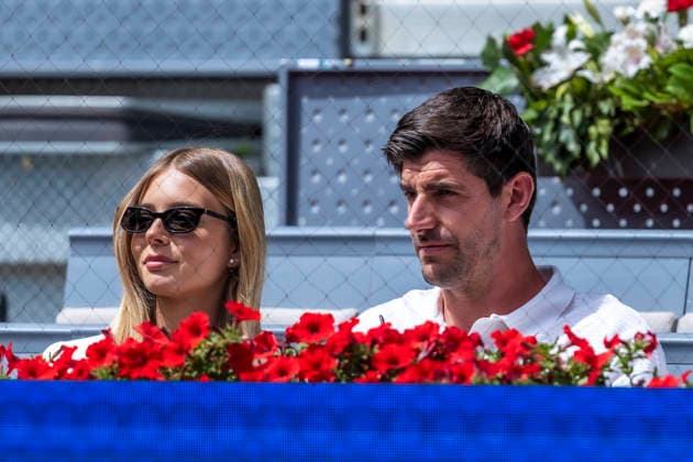 Mutua Madrid Open - Day Four MADRID, SPAIN - APRIL 23: Thibaut Courtois (R) is seen on the stands with his wife Mishel Gerzig (L) during the Mutua Madrid Open 2026 tournament celebrated at La Caja Magica on April 22, 2026 in Madrid, Spain. Madrid La Caja Magica Madrid Spain Copyright: xAlbertoxGardinx AGardin_20260423_Tennis_Madrid_Day4_0040