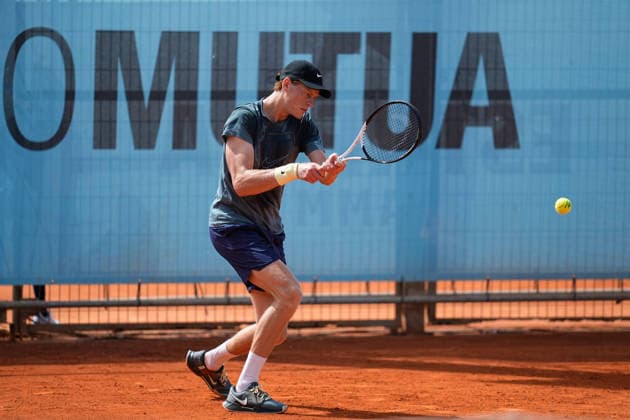 April 23, 2026, Madrid, Madrid, Spain: Jannik Sinner of Italy practices during the Mutua Madrid Open 2026, ATP, Tennis Herren Masters 1000 and WTA, Tennis Damen 1000, at La Caja Magica on April 23, 2026 in Madrid, Spain. Madrid Spain - ZUMAa181 20260423_zaa_a181_099 Copyright: xDennisxAgyemanx