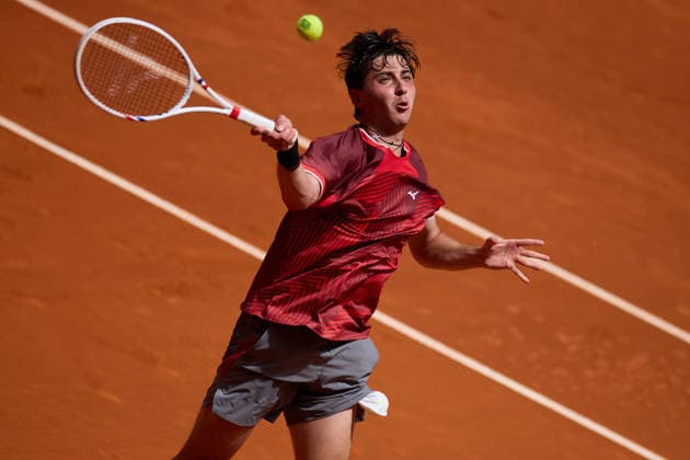 Mutua Madrid Open - Day Four Alexander Shevchenko of Kazakhstan plays a forehand against Jaume Munar of Spain during the MenÕs Singles match on day four of the Mutua Madrid Open at Caja Magica on April 23, 2026, in Madrid, Spain. Madrid Caja Magica Madrid Spain RL_MMO2K26_000722 Copyright: xRicardoxLarreinax