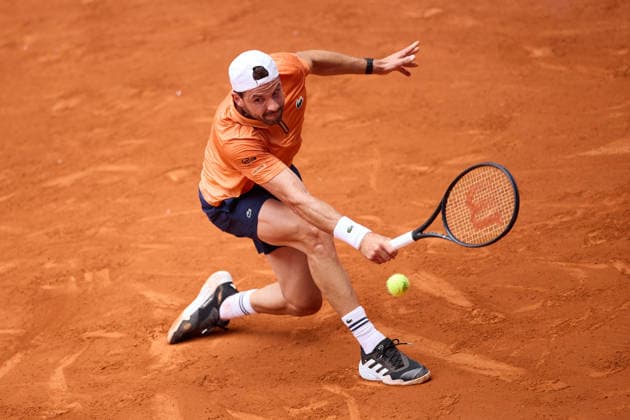 Mutua Madrid Open - Day Four Grigor Dimitrov of Hungary plays a backhand against Adolfo Daniel Vallejo of Paraguay during the GirlÕs Singles match on day four of the Mutua Madrid Open at Caja Magica on April 23, 2026, in Madrid, Spain. Madrid Caja Magica Madrid Spain RL_MMO2K26_000757 Copyright: xRicardoxLarreinax