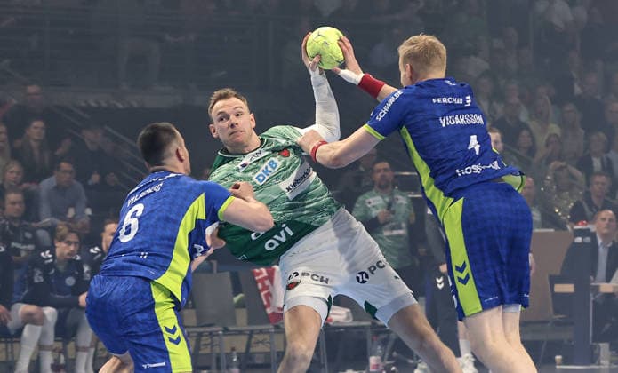 Milos Vujovic, Mathias Gidsel am Ball, Ellidi Snaer Vidarsson Zweikampf Spielszene Aktion Handball HBL Bundesliga Herren 29. Spieltag Saison 2025 2026 23.04.2026 Füchse Berlin vs VfL Gummersbach