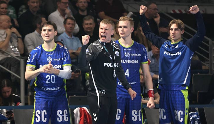 Trainer Gudjon Valur Sigurdsson jubelt Freude Emotion Jubel Handball HBL Bundesliga Herren 29. Spieltag Saison 2025 2026 23.04.2026 Füchse Berlin vs VfL Gummersbach