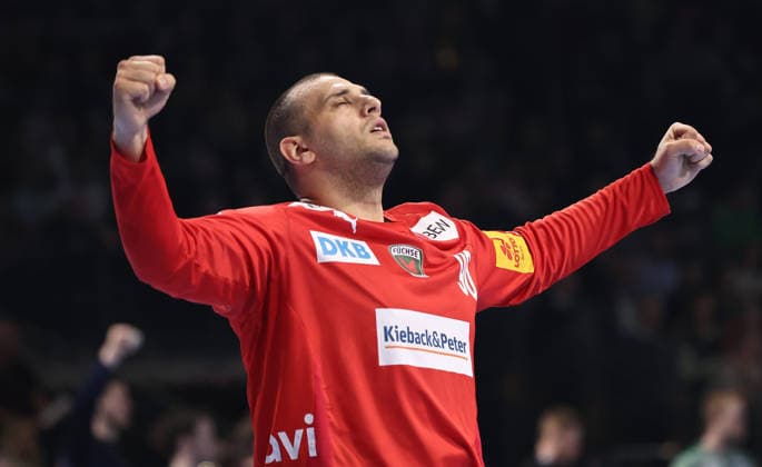 Torwart Dejan Milosavljev jubelt nach Parade Freude Emotion Jubel Handball HBL Bundesliga Herren 29. Spieltag Saison 2025 2026 23.04.2026 Füchse Berlin vs VfL Gummersbach