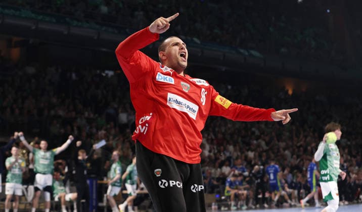 Torwart Dejan Milosavljev jubelt nach Parade Freude Emotion Jubel Handball HBL Bundesliga Herren 29. Spieltag Saison 2025 2026 23.04.2026 Füchse Berlin vs VfL Gummersbach
