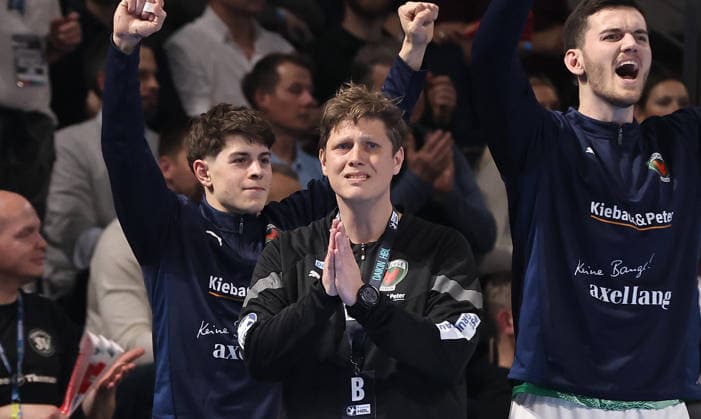 Trainer Nicolej Krickau fiebert mit Aktion Oberkörper Handball HBL Bundesliga Herren 29. Spieltag Saison 2025 2026 23.04.2026 Füchse Berlin vs VfL Gummersbach