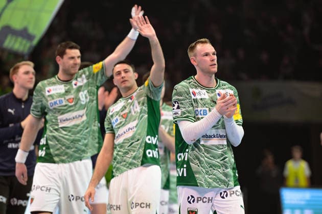 23.04.2026, xlakx, Handball Daikin HBL, Fuechse Berlin - VfL Gummersbach v.l. Mathias Gidsel (Fuechse Berlin) Jubel ueber den Sieg, Jubel nach Spielende Berlin
