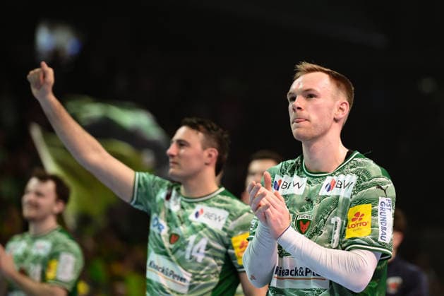 23.04.2026, xlakx, Handball Daikin HBL, Fuechse Berlin - VfL Gummersbach v.l. Arino Aitor (Fuechse Berlin), Mathias Gidsel (Fuechse Berlin) Jubel ueber den Sieg, Jubel nach Spielende Berlin