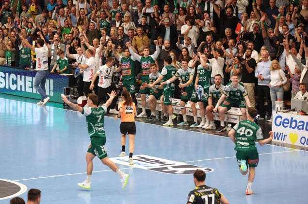 23.04.2026, Deutschland, Göppingen, Handball DAIKIN HBL Bundesliga, FRISCH AUF! Göppingen vs. Rhein-Neckar Löwen, Schlußjubel, Jubel (FAG)