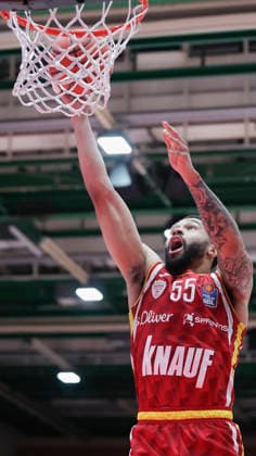 Im Bild: David Muenkat (Wuerzburg Baskets, 55) mit dem Korbleger 23.04.2026, Basketball, Fitness First Wuerzburg Baskets vs. FC Bayern Muenchen Basketball, easyCredit BBL, 26. Spieltag, Deutschland, 97072, tectake-Arena Wuerzburg, Copyright: HMBxMedia xJulienxBecker
