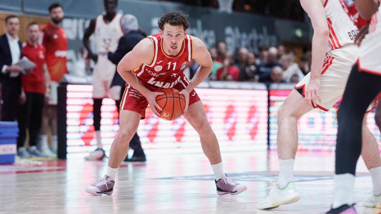 Im Bild: Brae Ivey (Wuerzburg Baskets, 11) am Ball 23.04.2026, Basketball, Fitness First Wuerzburg Baskets vs. FC Bayern Muenchen Basketball, easyCredit BBL, 26. Spieltag, Deutschland, 97072, tectake-Arena Wuerzburg, Copyright: HMBxMedia xJulienxBecker