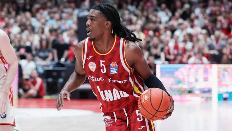 Im Bild: Marcus Carr(Wuerzburg Baskets, 5) am Ball 23.04.2026, Basketball, Fitness First Wuerzburg Baskets vs. FC Bayern Muenchen Basketball, easyCredit BBL, 26. Spieltag, Deutschland, 97072, tectake-Arena Wuerzburg, Copyright: HMBxMedia xJulienxBecker