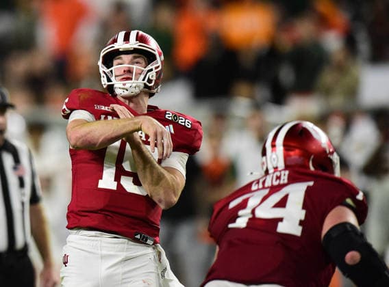 2026 NFL, American Football Herren, USA DRAFT PREVIEW: FILE PHOTOS APR 19 (FILE PHOTOS) former Indiana Hoosiers quarterback (15) Fernando Mendoza who is projected to be the top pick in the 2026 NFL Draft, here he is pictured on January 20, 2026 versus the Miami Hurricanes, in the 2026 National Championship, the NFL Draft will be held in Pittsburgh, Pennsylvania on April 23-25, 2026. (Mandatory Credit: Jose MarinMedia.org) (Absolute Complete photographer, and credits required) (FILE PHOTOS) former Indiana Hoosiers quarterback (15) Fernando Mendoza who is projected to be the top pick in the 2026 NFL Draft, here he is pictured on January 20, 2026 versus the Miami Hurricanes, in the 2026 National Championship, the NFL Draft will be held in Pittsburgh, Pennsylvania on April 23-25, 2026. (Mandatory Credit: Jose MarinMedia.org) (Absolute Complete photographer, and credits required) Pittsburgh Acrisure Stadium PA United States of America Copyright: xJosex xMarinMedia.orgx xIMAGOx