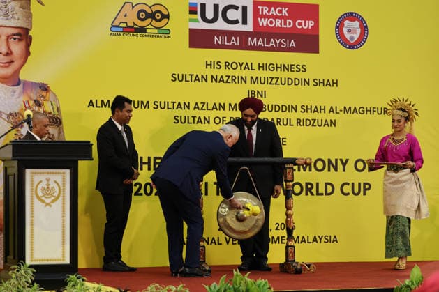 UCI Track World Cup: Nilai Picture by Alex Whitehead SWpix.com - 24 04 2026 - Cycling - UCI Track World Cup: Nilai - Velodrom Nasional Malaysia, Nilai, Malaysia - Opening Ceremony Nilai Velodrom Nasional Malaysia Malaysia Copyright: x xSWpix.comx(t axPhotographyxHubxLtd)xAlexxWhitehead SWpix.comx SWP-3030-13024