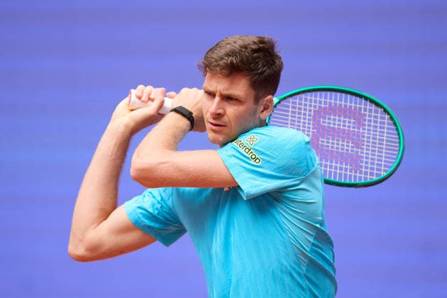 Mutua Madrid Open - Day Five Hubert Hurkacz of Poland plays a backhand against Lorenzo Musetti of Italy during the MenÕs Singles match on day five of the Mutua Madrid Open at Caja Magica on April 24, 2026, in Madrid, Spain. Madrid Caja Magica Madrid Spain RL_MMO2K26_000901 Copyright: xRicardoxLarreinax