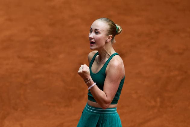 (260424) -- MADRID, April 24, 2026 -- Anastasia Potapova celebrates during the women s singles round of 64 match between Zhang Shuai of China and Anastasia Potapova of Austria at the 2026 Madrid Open tennis tournament in Madrid, Spain, on April 24, 2026. ) (SP)SPAIN-MADRID-TENNIS-MADRID OPEN-WOMEN S SINGLES MengxDingbo 