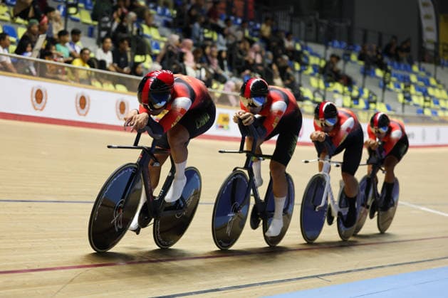UCI Track World Cup: Nilai Picture by Alex Whitehead SWpix.com - 24 04 2026 - Cycling - UCI Track World Cup: Nilai - Velodrom Nasional Malaysia, Nilai, Malaysia - Men™s Team Pursuit - For Gold - Zhengyu Pei (China), Haijiao Sun (China), Ni Li (China), Junjie Wu (China) Nilai Velodrom Nasional Malaysia Malaysia Copyright: x xSWpix.comx(t axPhotographyxHubxLtd)xAlexxWhitehead SWpix.comx SWP-3030-13079