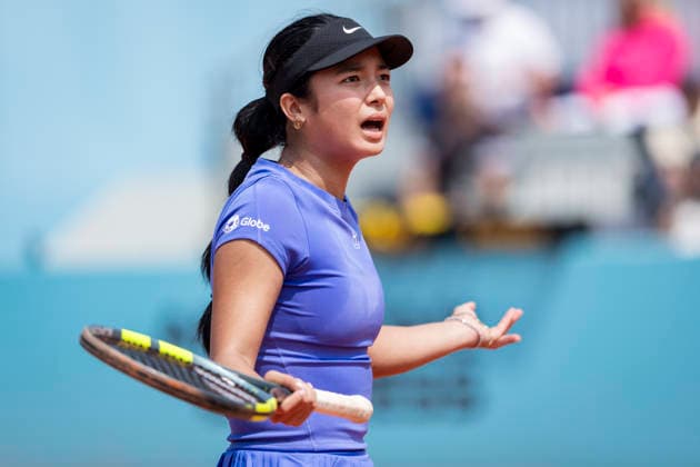 Mutua Madrid Open - Day Five MADRID, SPAIN - APRIL 24: Alexandra Eala of Philippines is seen protesting against the umpire during the WomenÕs Singles Second Round match against Elise Mertens of Belgium during the Mutua Madrid Open 2026 tournament celebrated at La Caja Magica on April 24, 2026 in Madrid, Spain. Madrid La Caja Magica Madrid Spain Copyright: xAlbertoxGardinx AGardin_20260424_Tennis_Madrid_Day5_0376