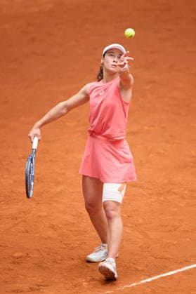 Mutua Madrid Open - Day Five Zeynep Sonmez of Turkey serves against Cristina Bucsa of Spain during the Girl™s Singles match on day five of the Mutua Madrid Open at Caja Magica on April 24, 2026, in Madrid, Spain. Madrid Caja Magica Madrid Spain RL_MMO2K26_000992 Copyright: xRicardoxLarreinax
