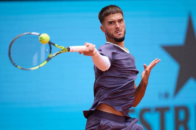 Mutua Madrid Open - Day Five Dino Prizmic of Croatia plays a forehand against Ben Shelton of United States during the MenÕs Singles match on day five of the Mutua Madrid Open at Caja Magica on April 24, 2026, in Madrid, Spain. Madrid Caja Magica Madrid Spain RL_MMO2K26_001018 Copyright: xRicardoxLarreinax