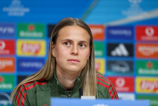 Klara Buehl (FC Bayern Muenchen, 17) bei der Pressekonferenz, GER, Internationale Pressekonferenz, FC Bayern Muenchen, Fussball, UEFA Womens Champions League, Halbfinale, Hinspiel, Saison 2025 2026, 24.04.2026, GER, Internationale Pressekonferenz, FC Bayern Muenchen, Fussball, UEFA Womens Champions League, Halbfinale, Hinspiel, Saison 2025 2026, 24.04.2026 Muenchen *** Klara Buehl FC Bayern Muenchen, 17 at the press conference, GER, International press conference, FC Bayern Muenchen, Football, UEFA Womens Champions League, semi-final, first leg, 2025 2026 season, 24 04 2026, GER, International press conference, FC Bayern Muenchen, Football, UEFA Womens Champions League, semi-final, first leg, 2025 2026 season, 24 04 2026 Muenchen Copyright: xEibner-Pressefoto JennixMaulx EP_JML