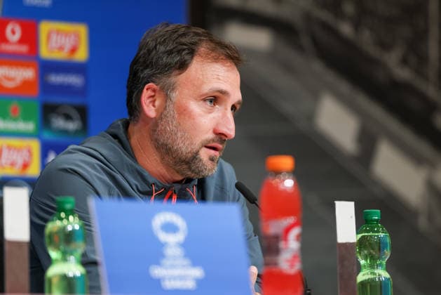 Jose Barcala (FC Bayern Muenchen, Chef-Trainer) bei der Pressekonferenz, GER, Internationale Pressekonferenz, FC Bayern Muenchen, Fussball, UEFA Womens Champions League, Halbfinale, Hinspiel, Saison 2025 2026, 24.04.2026, GER, Internationale Pressekonferenz, FC Bayern Muenchen, Fussball, UEFA Womens Champions League, Halbfinale, Hinspiel, Saison 2025 2026, 24.04.2026 Muenchen Copyright: xEibner-Pressefoto JennixMaulx EP_JML