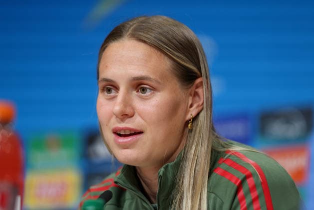 Klara Buehl (FC Bayern Muenchen, 17) bei der Pressekonferenz, GER, Internationale Pressekonferenz, FC Bayern Muenchen, Fussball, UEFA Womens Champions League, Halbfinale, Hinspiel, Saison 2025 2026, 24.04.2026, GER, Internationale Pressekonferenz, FC Bayern Muenchen, Fussball, UEFA Womens Champions League, Halbfinale, Hinspiel, Saison 2025 2026, 24.04.2026 Muenchen Copyright: xEibner-Pressefoto JennixMaulx EP_JML