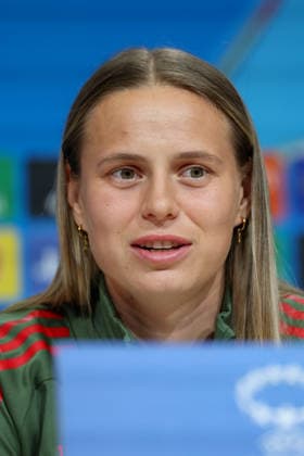 Klara Buehl (FC Bayern Muenchen, 17) bei der Pressekonferenz, GER, Internationale Pressekonferenz, FC Bayern Muenchen, Fussball, UEFA Womens Champions League, Halbfinale, Hinspiel, Saison 2025 2026, 24.04.2026, GER, Internationale Pressekonferenz, FC Bayern Muenchen, Fussball, UEFA Womens Champions League, Halbfinale, Hinspiel, Saison 2025 2026, 24.04.2026 Muenchen Copyright: xEibner-Pressefoto JennixMaulx EP_JML