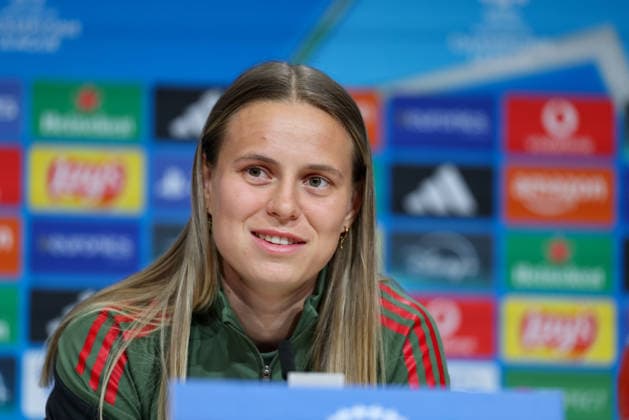 Klara Buehl (FC Bayern Muenchen, 17) bei der Pressekonferenz, GER, Internationale Pressekonferenz, FC Bayern Muenchen, Fussball, UEFA Womens Champions League, Halbfinale, Hinspiel, Saison 2025 2026, 24.04.2026, GER, Internationale Pressekonferenz, FC Bayern Muenchen, Fussball, UEFA Womens Champions League, Halbfinale, Hinspiel, Saison 2025 2026, 24.04.2026 Muenchen Copyright: xEibner-Pressefoto JennixMaulx EP_JML