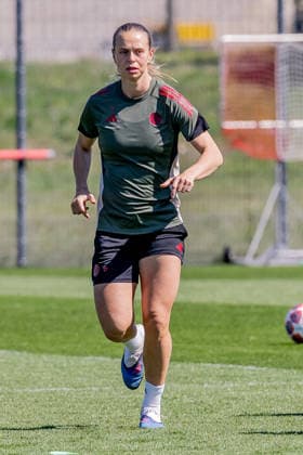 Klara Buehl (FC Bayern Muenchen Frauen, 17) GER, FC Bayern Muenchen Frauen, Fussball, UEFA Womens Champions League, Abschlusstraining vor Halbfinale gegen FC Barcelona, Barca Saison 2025 2026, 24.04.2026 (DFL DFB REGULATIONS PROHIBIT ANY USE OF PHOTOGRAPHS as IMAGE SEQUENCES and or QUASI-VIDEO). GER, FC Bayern Muenchen Frauen, Fussball, UEFA Womens Champions League, Abschlusstraining vor Halbfinale gegen FC Barcelona, Saison 2025 2026, 24.04.2026 Muenchen Copyright: xEibner-Pressefoto FranzxFeinerx EP_HFR