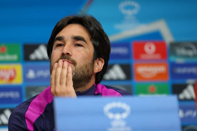 Pere Romeu FC Barcelona, Barca Chef-Trainer) bei der Pressekonferenz, GER, Internationale Pressekonferenz, FC Barcelona, Fussball, UEFA Womens Champions League, Halbfinale, Hinspiel, Saison 2025 2026, 24.04.2026, GER, Internationale Pressekonferenz, FC Barcelona, Fussball, UEFA Womens Champions League, Halbfinale, Hinspiel, Saison 2025 2026, 24.04.2026 Muenchen Copyright: xEibner-Pressefoto JennixMaulx EP_JML