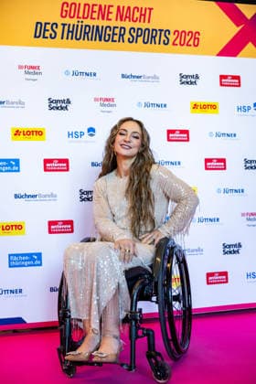 24.04.2026, GER, Aktuelles, Goldene Nacht des Thüringer Sports organisiert durch den Landessportbund Thüringen Siftung Thüringer Sporthilfe Im Bild Kristina Vogel Die Goldene Nacht des Thüringer Sports zur Ehrung der Sportlerinnen und Sportler des Jahres 2025 sowie der Thüringer Ehrenamtliche des Jahres 2025, fand in der ausgebuchten Zentralheize vor 336 Gästen statt. Das Programm, bestehend aus Show, Ehrungen (Sportler Sportlerin Mannschaft und Ehrenamtlichen des Jahres 2025) und starken Momenten wie einigen emotionalen Rückblicken sowie ein feierlicher Einmarsch der Olympiateilnehmer 2026. Eine Rekordbeteiligung gab es bei den Abstimmungen. Dabei wurden 11.135 Stimmen gezählt. Ranking: Thüringer Sportlerin des Jahres 2025 1.Platz Mia Bitsch, Karate Bushido Waltershausen; 22,82% 2.Platz Merle Fräbel, Rennrodeln RT Suhl; 13,94% 3.Platz Lena Oppermann, Rettungsschwimmen DLRG Halle-Saalekreis; 13,61% Thüringer Sportler des Jahres 2025 1.Platz Max Langenhan, Rennrodeln BRC 05 Friedrichroda; 27,13% 2.Platz Nils Dunkel, Turnen SV Halle; 17,01% 3.Platz Justus Mörstedt, Flossenschwimmen SC DHfK Leipzig; 10,98% Thüringer Mannschaft des Jahres 2025 1.Platz RSB Thuringia Bulls, Rollstuhlbasketball; 15,16% 2.Platz THC Erfurt-Bad Langensalza, Handball; 14,87% 3.Platz Rennrodelteam Hannes Orlamünder Paul Gubitz, RRC Zella-Mehlis; 13,94% Thüringer Ehrenamtliche des Jahres 2025 1.Platz Organisationsteam Erfurter Nachtlauf 2025; 15,58% GutsMuths-Rennsteiglaufverein, MTV 1860 Erfurt, Skisportverein Erfurt, USV Erfurt 2.Platz Trainerteam Nadine Breier, Marcus Mühr, Peter Hopf Special Olympics Thüringen; 15,10 % 3.Platz RSC Turbine Erfurt; 10,38% Organisationsteam Steher- und Derny-Rennen EM und DM 2025 99084 Erfurt Eventlocation ZENTRALHEIZE Thüringen Deutschland *** 24 04 2026, GER, Sport News, Golden Night of Thuringian Sport organized by the State Sports Association of Thuringia Siftung Thüringer Sporthilfe In the picture Kristina Vogel The Golden Night of Thuringian Sport to honor the athletes of the year 2025 and the Thuringian volunteers of the year 2025 took place in the fully booked Zentralheize in front of 336 guests The program, consisting of show, The program, consisting of a show, awards for athletes, sportswomen, teams and volunteers of the year 2025 and strong moments such as some emotional reviews and a ceremonial entry of the 2026 Olympic participants There was a record turnout for the votes, with 11,135 votes counted Ranking Thuringian Sportswoman of the Year 2025 1 place Mia Bitsch, Karate Bushido Waltershausen 22.82 2 place Merle Fräbel, Luge RT Suhl 13.94 3 place Lena Oppermann, Lifeguard DLRG Halle Saalekreis 13.61 Thuringian Athlete of the Year 2025 1 place Max Langenhan, Luge BRC 05 Friedrichroda 27.13 2 place Nils Dunkel, Gymnastics SV Halle 17.01 3 place Justus Mörstedt, finswimming SC DHfK Leipzig 10.98 Thuringian team of the year 2025 1 place RSB Thuringia Bulls, wheelchair basketball 15.16 2 place THC Erfurt Bad Langensalza, handball 14.87 3 place luge team Hannes Orlamünder Paul Gubitz, RRC Zella Mehlis 13.94 Thuringian Volunteer of the Year 2025 1 place Organization Team Erfurter Nachtlauf 2025 15.58 GutsMuths Rennsteiglaufverein, MTV 1860 Erfurt, Skisportverein Erfurt, USV Erfurt 2 place Trainer Team Nadine Breier, Marcus Mühr, Peter Hopf Special Olympics Thüringen 15.10 3 place RSC Turbine Erfurt 10.38 Organizing team Steher and Derny races EM and DM 2025 99084 Erfurt Event location ZENTRALHEIZE