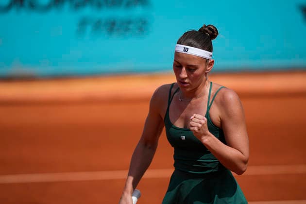 April 24, 2026, Madrid, Madrid, Spain: Marta Kostyuk of Ukraine plays against Yulia Putintseva of Kazakhstan during the Mutua Madrid Open 2026, ATP, Tennis Herren Masters 1000 and WTA, Tennis Damen 1000, at La Caja Magica on April 24, 2026 in Madrid, Spain. Mutua Madrid Open 2026 - Day 5 - ZUMAa181 20260424_zaa_a181_291 Copyright: xOscarxJ.xBarrosox