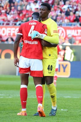 24.04.2026, xrekx, Fussball 2.Bundesliga, 1.FC Kaiserslautern - Eintracht Braunschweig v.l. Maxwell Gyamfi (1.FC Kaiserslautern) Enis Kamga (1.FC Kaiserslautern) enttaeuscht, enttäuscht, schaut enttaeuscht, niedergeschlagen, disappointed (DFL DFB REGULATIONS PROHIBIT ANY USE OF PHOTOGRAPHS as IMAGE SEQUENCES and or QUASI-VIDEO) Kaiserslautern *** 24 04 2026, xrekx, Fußball 2 Bundesliga, 1 FC Kaiserslautern Eintracht Braunschweig v l Maxwell Gyamfi 1 FC Kaiserslautern Enis Kamga 1 FC Kaiserslautern enttaeuscht, enttäuscht, schaut enttaeuscht, niedergeschlagen, disappointed DFL DFB REGULATIONS PROHIBIT ANY USE OF PHOTOGRAPHS as IMAGE SEQUENCES and or QUASI VIDEO Kaiserslautern