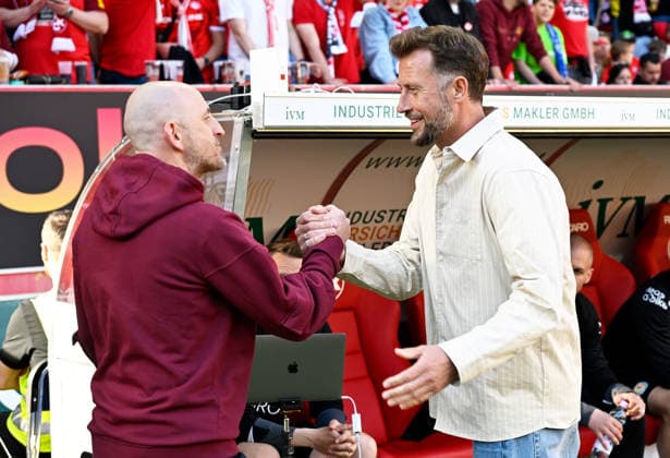 Fussball - 2. Bundesliga - Saison 2025 26 1. FC Kaiserslautern 24.04.2026 Fritz-Walter-Stadion 1. FC Kaiserslautern (fck) - Eintracht Braunschweig (bs) Trainer Torsten LIEBERKNECHT (1. FC Kaiserslautern) , li - Trainer Lars KORNETKA (Eintracht Braunschweig) 1. FC Kaiserslautern