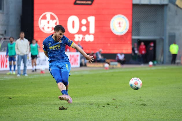 24.04.2026, xrekx, Fussball 2.Bundesliga, 1.FC Kaiserslautern - Eintracht Braunschweig v.l. Mehmet Aydin (Eintracht Braunschweig) (DFL DFB REGULATIONS PROHIBIT ANY USE OF PHOTOGRAPHS as IMAGE SEQUENCES and or QUASI-VIDEO) Kaiserslautern