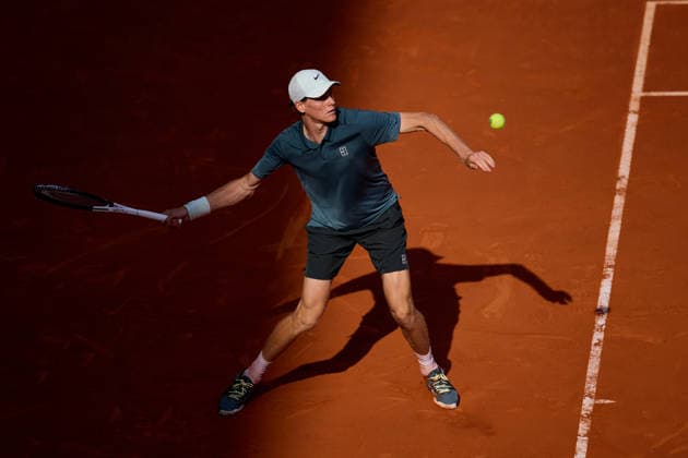 Mutua Madrid Open - Day Five Jannik Sinner of Italy plays a forehand against Benjamin Bonzi of France during the MenÕs Singles match on day five of the Mutua Madrid Open at Caja Magica on April 24, 2026, in Madrid, Spain. Madrid Caja Magica Madrid Spain RL_MMO2K26_001162 Copyright: xRicardoxLarreinax