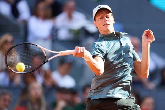 Mutua Madrid Open - Day Five Jannik Sinner of Italy plays a forehand against Benjamin Bonzi of France during the MenÕs Singles match on day five of the Mutua Madrid Open at Caja Magica on April 24, 2026, in Madrid, Spain. Madrid Caja Magica Madrid Spain RL_MMO2K26_001181 Copyright: xRicardoxLarreinax
