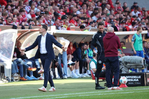 24.04.2026, xrekx, Fussball 2.Bundesliga, 1.FC Kaiserslautern - Eintracht Braunschweig v.l. Marcel Klos Sportdirektor (1.FC Kaiserslautern) Torsten Lieberknecht Trainer (1.FC Kaiserslautern) (DFL DFB REGULATIONS PROHIBIT ANY USE OF PHOTOGRAPHS as IMAGE SEQUENCES and or QUASI-VIDEO) Kaiserslautern