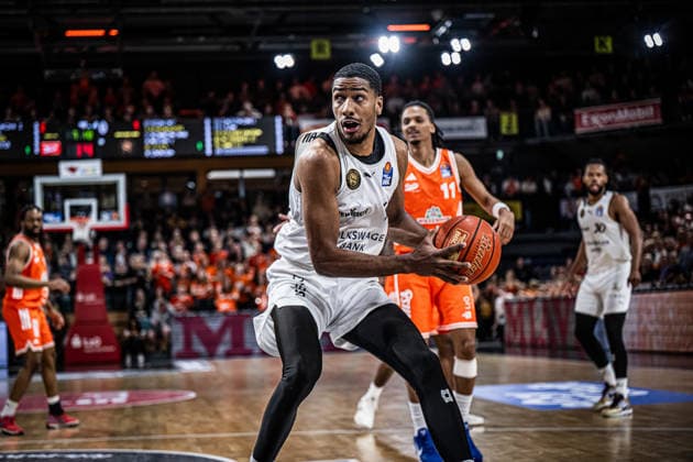 1. Basketball Bundesliga, easyCredit BBL, Saison 2025 2026, Herren, Hauptrunde, 31. Spieltag, 24.04.2026, RASTA Vechta - Löwen Braunschweig David NGuessan ( 1 - Basketball Löwen Braunschweig) in Aktion Vechta RASTA Dome Niedersachsen Deutschland