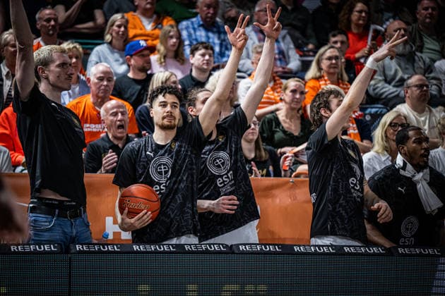 1. Basketball Bundesliga, easyCredit BBL, Saison 2025 2026, Herren, Hauptrunde, 31. Spieltag, 24.04.2026, RASTA Vechta - Löwen Braunschweig Das Team der Basketball Löwen Braunschweig während der Partie Vechta RASTA Dome Niedersachsen Deutschland