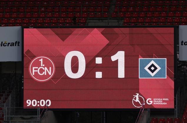 24.04.2026 - Fussball - Saison 2025 2026 - 1. Frauen - Fussball - Bundesliga - 23. Spieltag: 1. FC Nürnberg FCN ( Club ) - Hamburger SV HSV - Sportfoto Zink DaMa - xdaxmax - Anzeigentafel mit Endstand 0:1 für den HSV