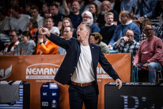 1. Basketball Bundesliga, easyCredit BBL, Saison 2025 2026, Herren, Hauptrunde, 31. Spieltag, 24.04.2026, RASTA Vechta - Löwen Braunschweig Christian Held (Head-Coach - RASTA Vechta) während der Partie Vechta RASTA Dome Niedersachsen Deutschland