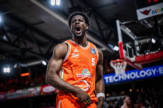 1. Basketball Bundesliga, easyCredit BBL, Saison 2025 2026, Herren, Hauptrunde, 31. Spieltag, 24.04.2026, RASTA Vechta - Löwen Braunschweig TJ Bamba ( 5 - RASTA Vechta) zeigt Emotionen während der Partie Vechta RASTA Dome Niedersachsen Deutschland