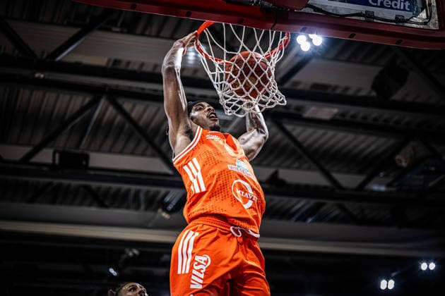 1. Basketball Bundesliga, easyCredit BBL, Saison 2025 2026, Herren, Hauptrunde, 31. Spieltag, 24.04.2026, RASTA Vechta - Löwen Braunschweig Malik Parsons ( 3 - RASTA Vechta) beim Dunk Vechta RASTA Dome Niedersachsen Deutschland
