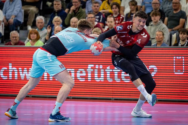 DAIKIN HBL: SG Flensburg-Handewitt vs MT Melsungen; 24.04.26 Reynir Thor Stefansson (Nr.19, MT Melsungen) gegen Marko Grgic (Nr.17, SG Flensburg-Handewitt) DAIKIN HBL: SG Flensburg-Handewitt vs MT Melsungen, GP JOULE Arena am 24.04.26 Copyright: xBEAUTIFULxSPORTS MarioxM.xKobergx