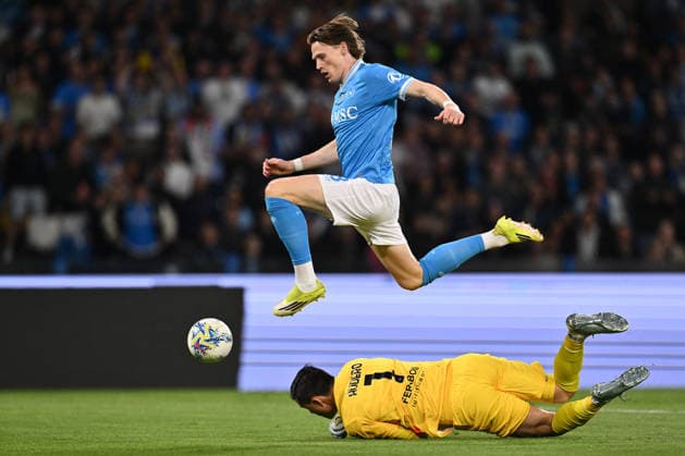 CALCIO - Serie A - SSC Napoli vs US Cremonese Scott McTominay of S.S.C. Napoli is in action during the 34th day of the Serie A Championship between S.S.C. Napoli and U.S. Cremonese at the Diego Armando Maradona Stadium on April 24, 2026 in Naples, Italy. Naples Italy  Copyright: xIPAxSport ABACAx