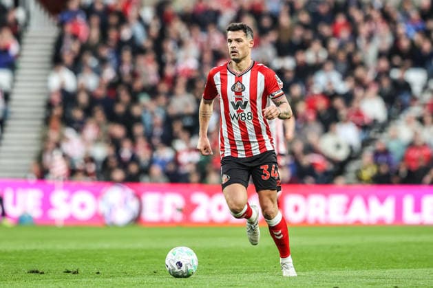 Premier League: Sunderland v Nottingham Forest Granit Xhaka of Sunderland breaks with the ball during the Premier League match Sunderland vs Nottingham Forest at Stadium Of Light, Sunderland, United Kingdom on 24 April 2026 (Photo by Alfie Cosgrove News Images) Sunderland Stadium Of Light Tyne and Wear United Kingdom Copyright: xAlfiexCosgrove NewsxImagesx
